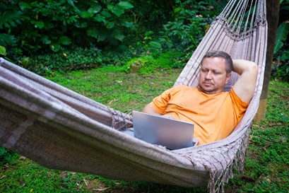 33691270-work -on -vacation